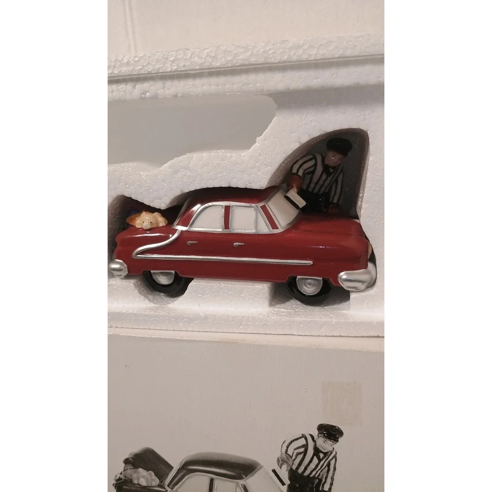 Dept 56 Snow Village Accessories Service With A Smile Skating Red Car Excellent